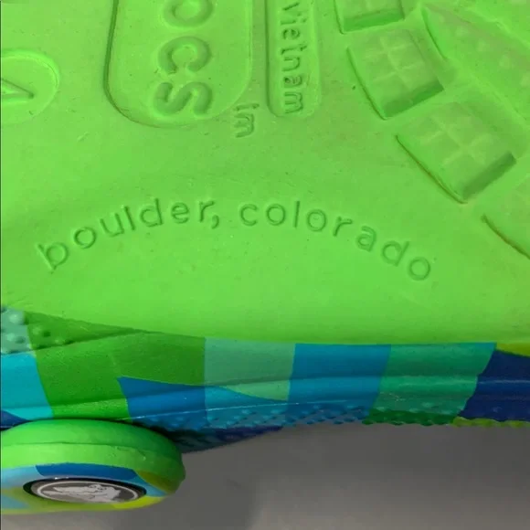 CROCS Blue and Green Classic Digi Block Mosaic Design 36/37 Junior Size 4 - Picture 9 of 9